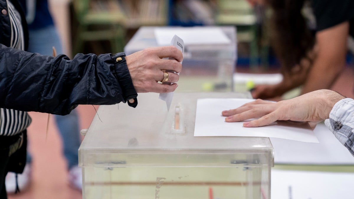 Casi 37 5 millones de españoles están llamados a las urnas en este domingo