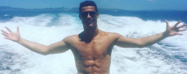 Inspección rutinaria al yate de Cristiano Ronaldo