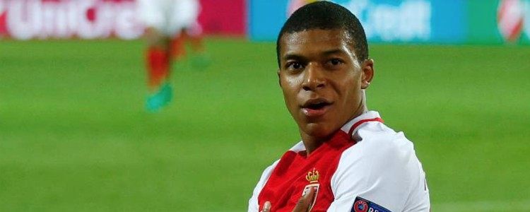 Mbappé negocia una subida de sueldo con el Mónaco
