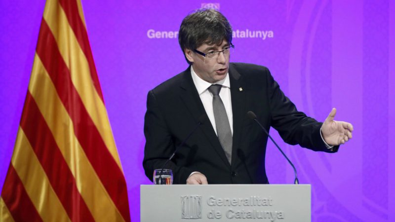Puigdemont acusa al Gobierno de utilizar el 'dinero de los catalanes' para sufragar la 'guerra sucia'