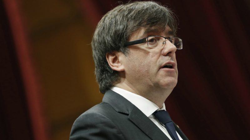 El desafío a la legalidad en Cataluña entra en una semana clave
