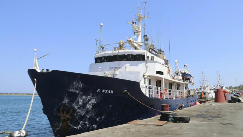 El barco 'contra los refugiados' responde a las acusaciones de la prensa globalista