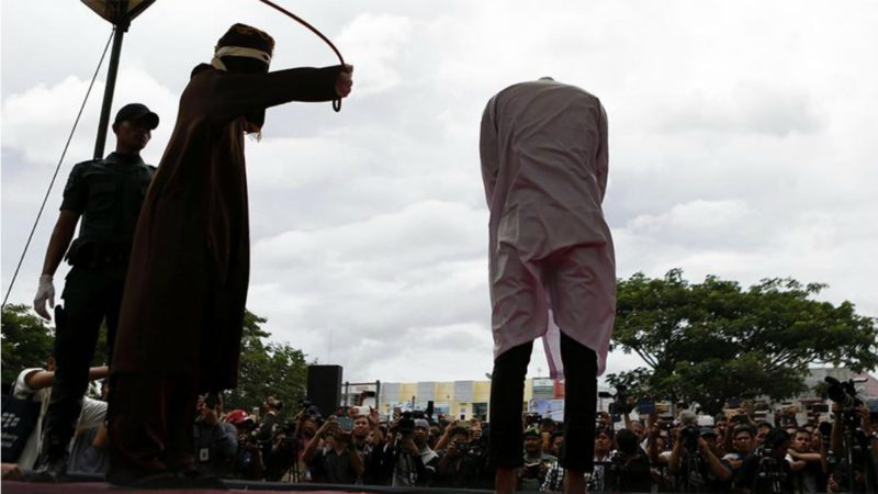 Las flagelaciones en Aceh son práctica habitual