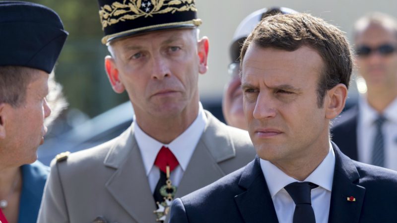 Macron, en el punto de mira tras sólo tres meses en el cargo