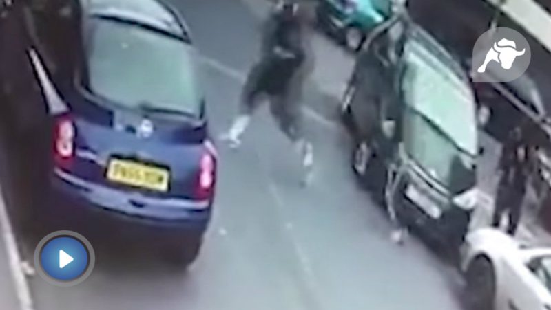 Captan un brutal ataque con machete en el Reino Unido