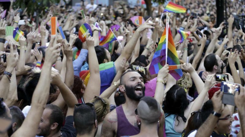 Insultan a Miguel Temprano por mostrar su enfado tras el Orgullo Gay