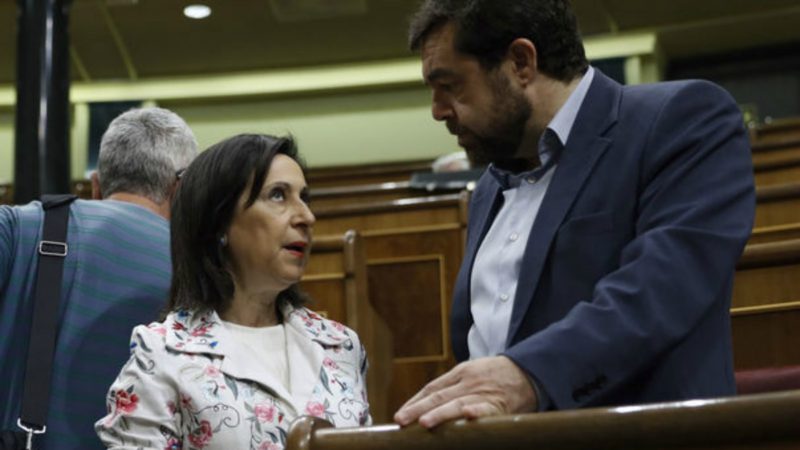 Primer contacto entre PSOE y Ciudadanos para tratar la reforma constitucional