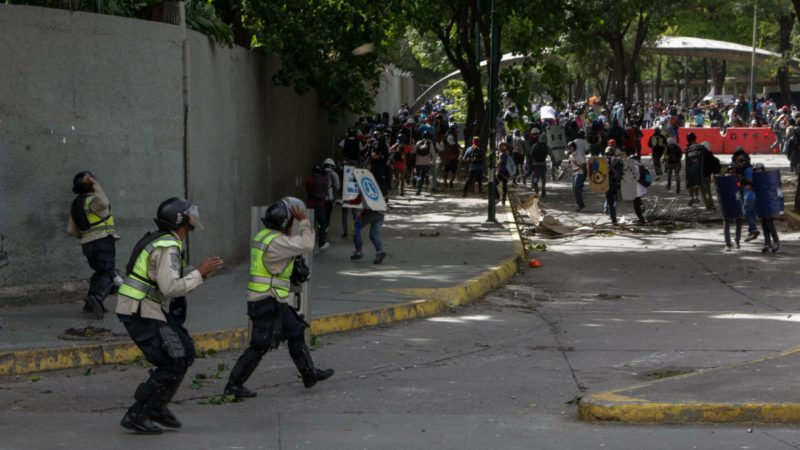 La policía chavista mata a un chico de 16 años durante una protesta