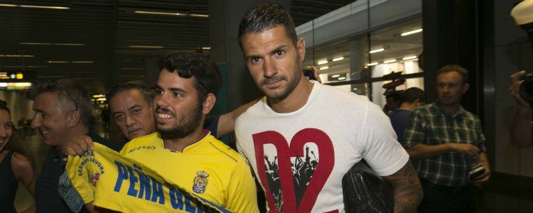 Vitolo toca Las Palmas: “Estoy muy feliz de estar aquí”
