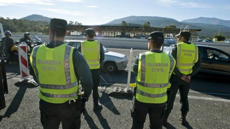 Guardia Civil y Policía denuncian la carencia de medios ante la avalancha de inmigrantes