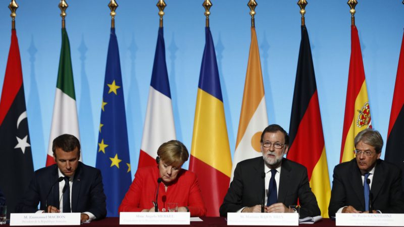 Rajoy pide ante Merkel mayor cooperación policial para hacer frente al yihadismo