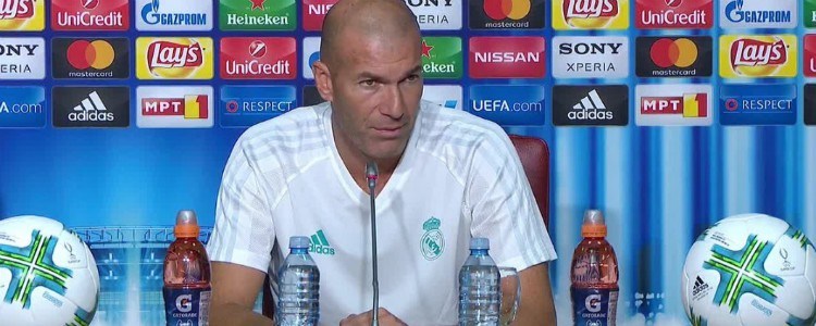 Zidane: “Si Cristiano Ronaldo está con nosotros es que está para jugar”