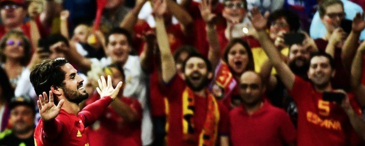 ¿Tiene que ser el Bernabéu la sede fija de la selección?
