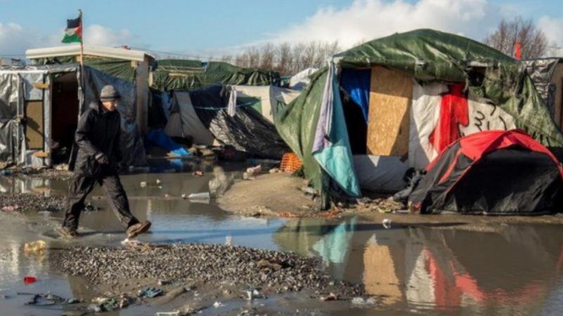 Francia clausura los campamentos de inmigrantes de Dunkerque