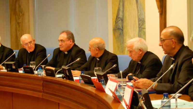 Los obispos denuncian que la Ley LGTBI conculca derechos fundamentales