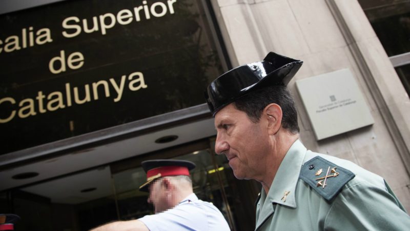 Guardias civiles, a Puigdemont y Colau: ‘Clases de democracia, ninguna’