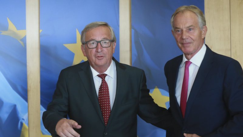 Bruselas maniobra para retirar competencias clave a los parlamentos nacionales