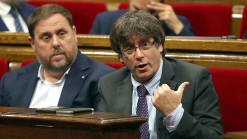 Junqueras y Puigdemont en el Parlamento catalán | EFE