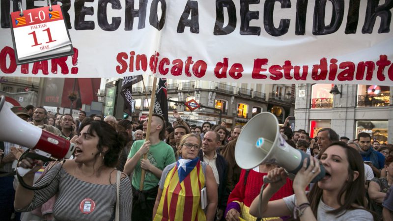 Diario de un golpe: Fracaso de la concentración de Podemos en Sol por el ‘derecho a decidir’