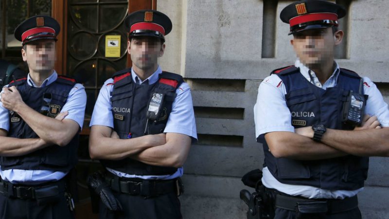 La Guardia Civil pide al Gobierno que asuma el control de los Mossos