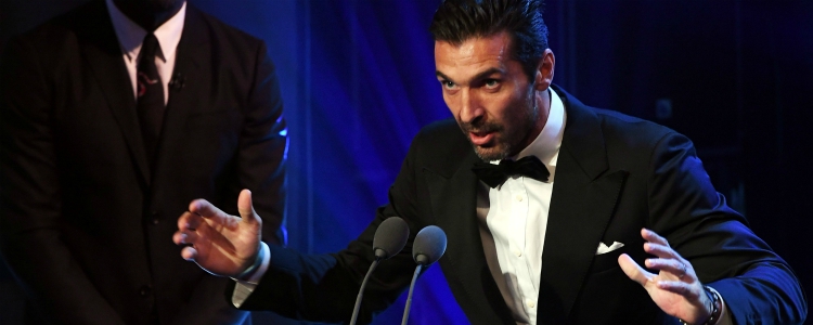 Buffon se impone a Keylor Navas en los premios The Best