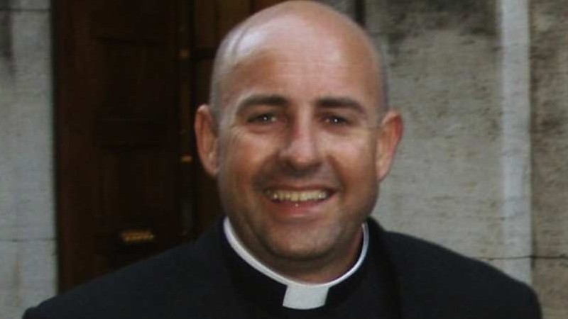 El sacerdote australiano Morgan Batt