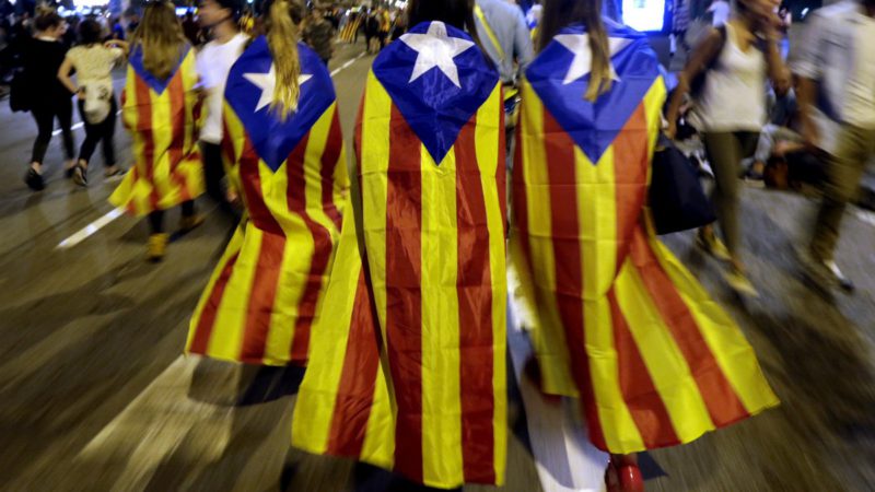 El desafío separatista provoca un goteo de empresas que se van de Cataluña