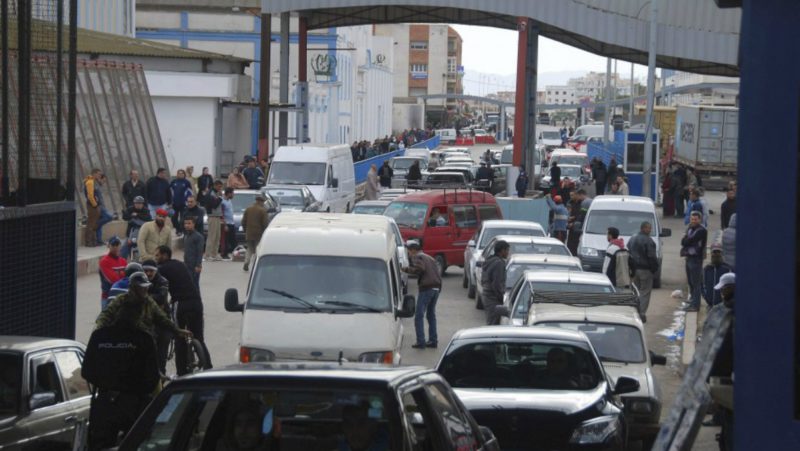 Melilla cierra la frontera con Marruecos por el 'colapso' de los porteadores