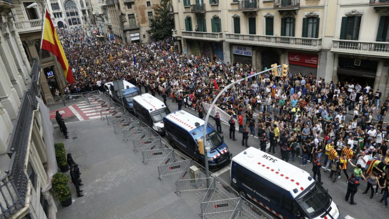 Policías y guardias civiles en Cataluña: 'Esto es más duro que el País Vasco'
