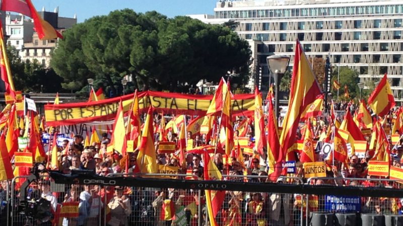 Miles de personas vuelven a congregarse en defensa de la unidad de España