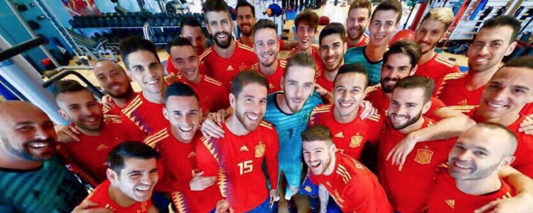 Sergio Ramos consigue el selfie del buen rollo en la selección