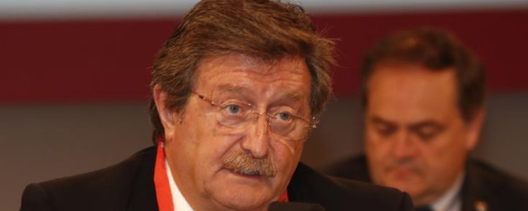 Larrea dice que “sería una locura echarse atrás” por la polémica de la camiseta de la selección española
