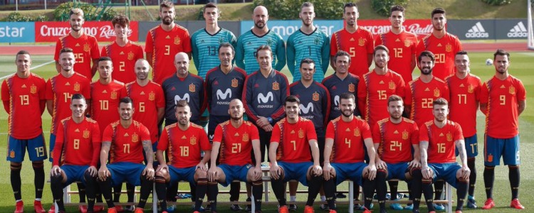 El posado más descafeinado de la camiseta de la selección española