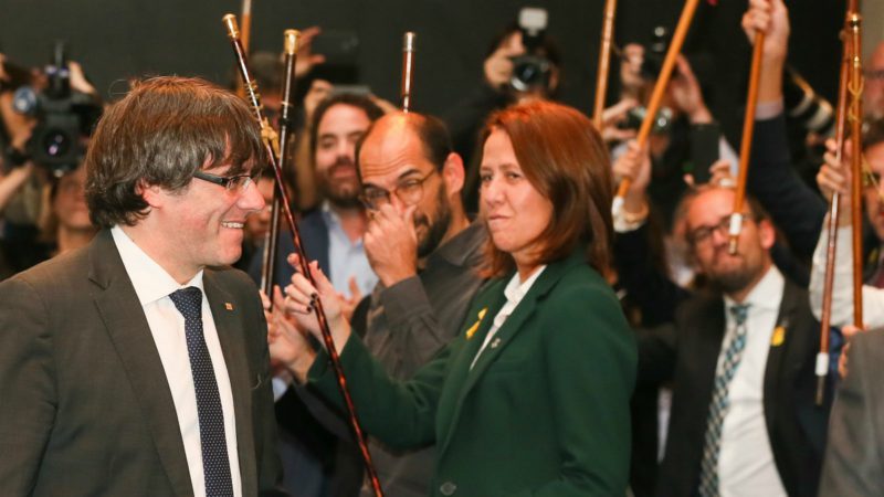 Puigdemont abre una web de donaciones para costear su defensa