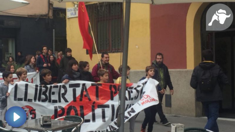 Niños en una escuela de Barcelona gritan 'libertad, presos políticos'