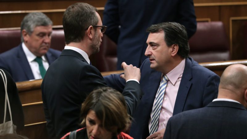 El PNV ofrece a Rajoy no apoyar la moción de censura a cambio de su dimisión