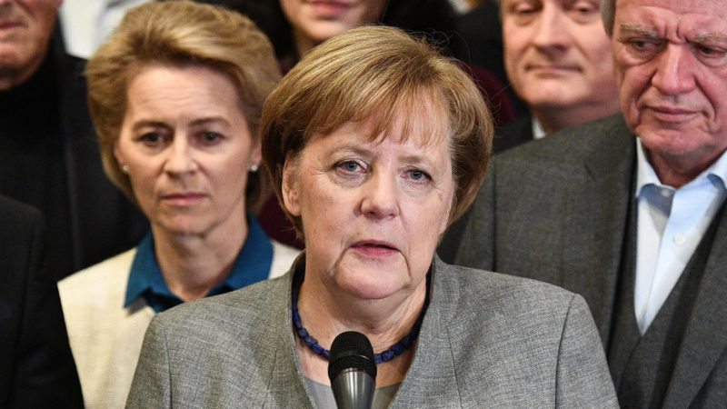Merkel, incapaz de formar gobierno dos meses después de los comicios