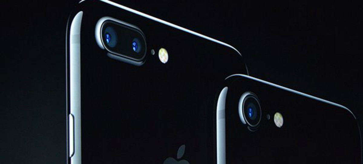 Acusan a Apple de copiar la cámara dual del iPhone 8