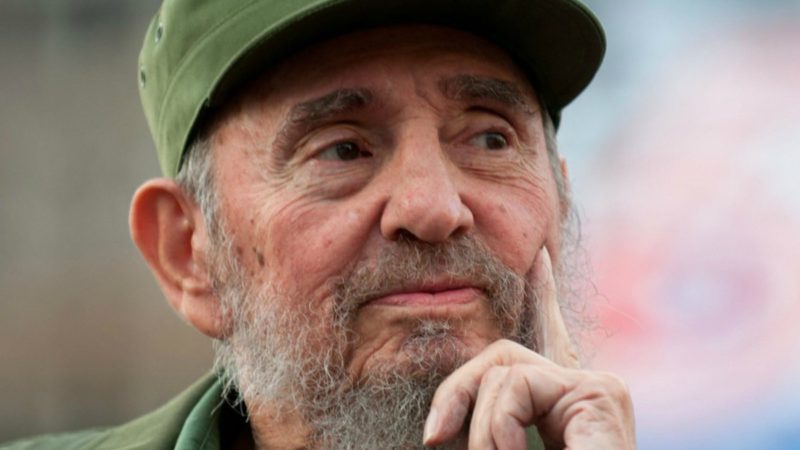 IU recupera al tirano Fidel Castro para rendirse a Podemos