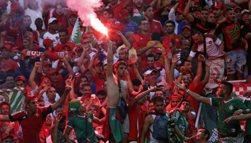 La hinchada marroquí celebra la clasificación de su equipo para el Mundial de Fútbol 2018 | EFE