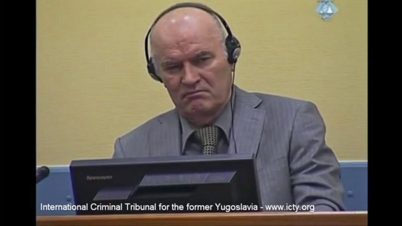 Cadena perpetua para Mladic por genocidio y crímenes de guerra