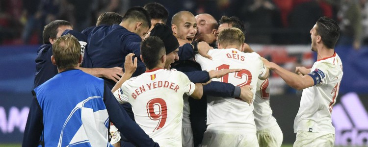 El Sevilla gana un puntazo al Liverpool