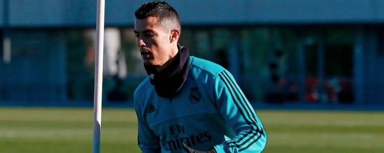 Cristiano Ronaldo, con molestias en el gemelo a dos días del Clásico