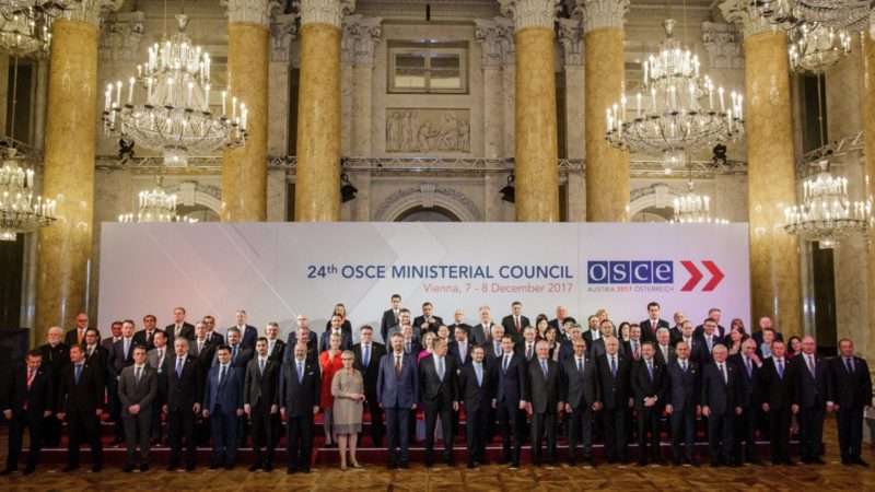 Ucrania marca la cumbre de la OSCE tras el cruce de reproches con Rusia
