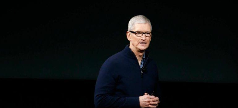 Tim Cook, el CEO de Apple de más de 100 millones de dólares