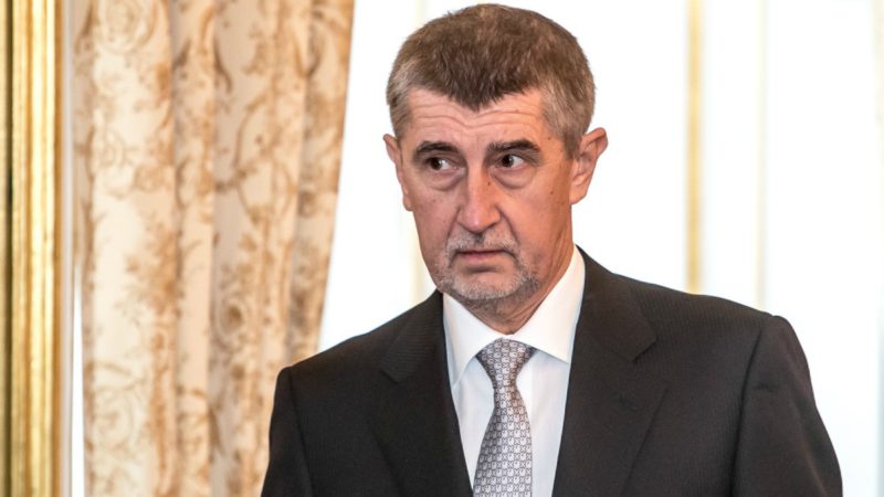 El nuevo primer ministro checo también rechaza las cuotas de refugiados