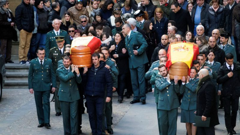 Teruel despide a los héroes de la Benemérita con 'La muerte no es el final'