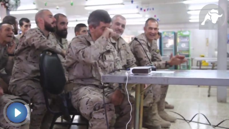 La emoción de legionarios españoles en Irak celebrando el Día de las Familias