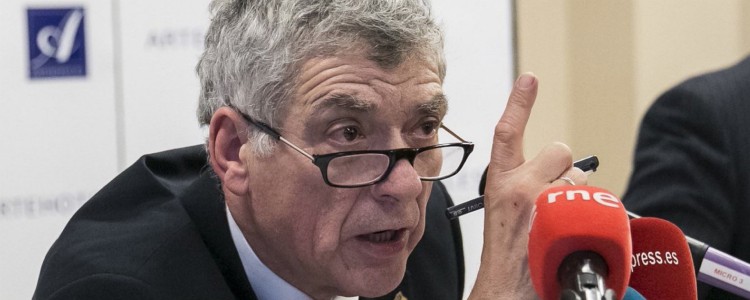 El ‘señor Scrooge’ Villar se presentó en la comida de Navidad de la Federación