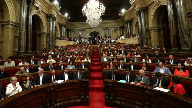 La Mesa del Parlament se reúne para abordar el bloqueo de la investidura